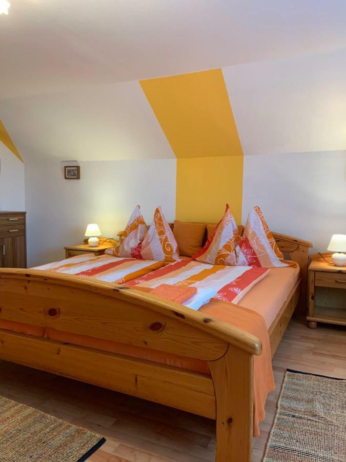 Serschenhof- Auszeit Ueber Dem Stall Leutschach Esterno foto