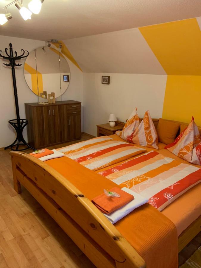 Serschenhof- Auszeit Ueber Dem Stall Leutschach Esterno foto